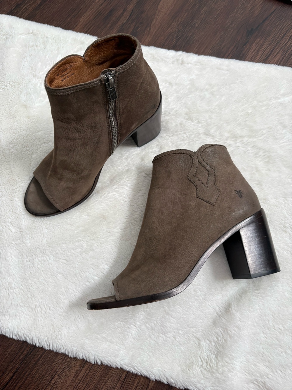 Frye Danica Peep Toe booties gray leather size 8